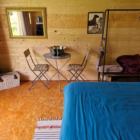 La Cabane Des Lucioles Saint-Julien-Boutieres Extérieur photo