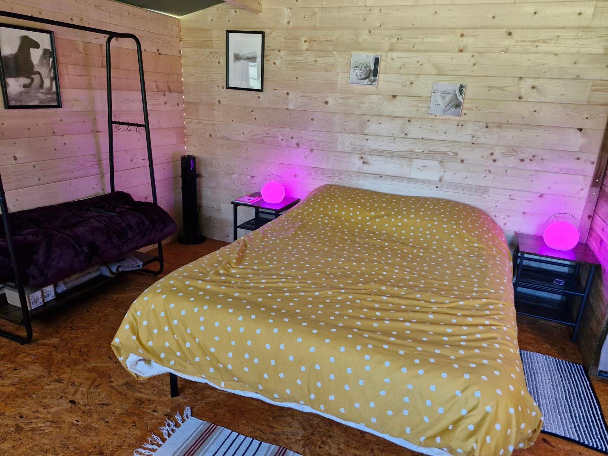 La Cabane Des Lucioles Saint-Julien-Boutieres Extérieur photo