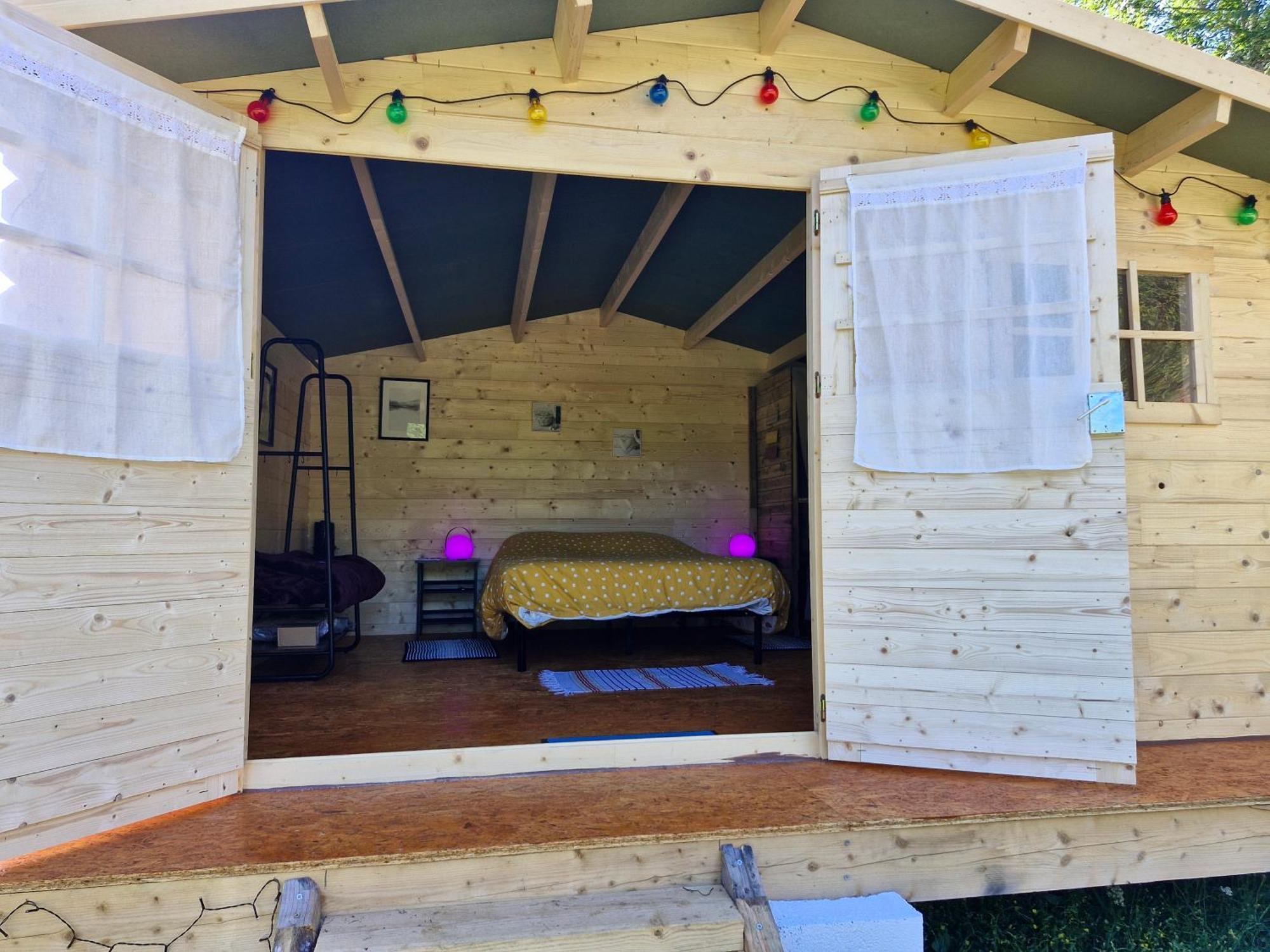 La Cabane Des Lucioles Saint-Julien-Boutieres Extérieur photo