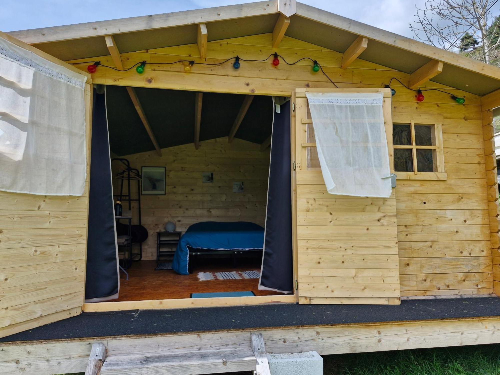 La Cabane Des Lucioles Saint-Julien-Boutieres Extérieur photo