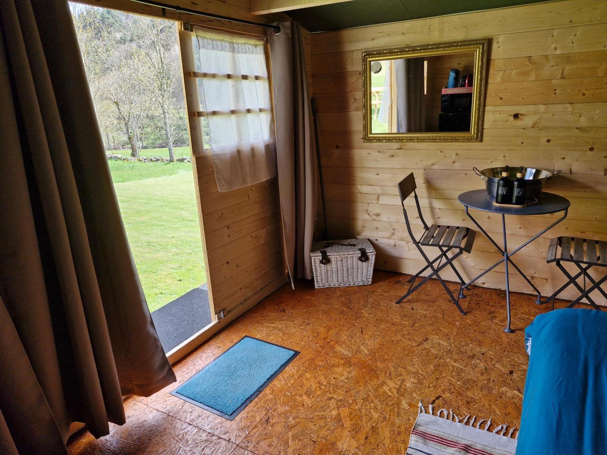 La Cabane Des Lucioles Saint-Julien-Boutieres Chambre photo